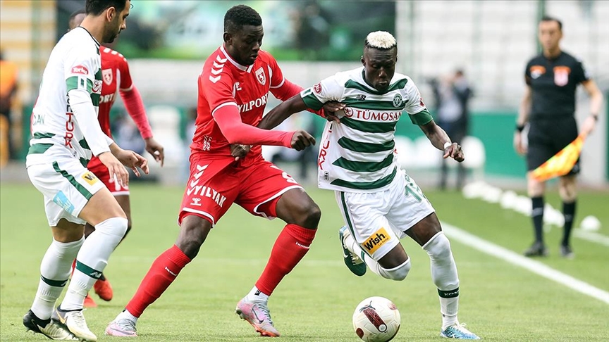 TÜMOSAN Konyaspor Yılport Samsunspor'u 3-0 mağlup etti
