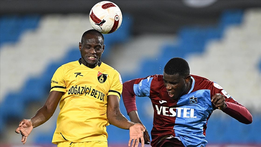 Trabzonspor İstanbulspor'u 3-0 yendi