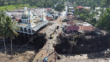 Indonezija: Najmanje 12 poginulih u poplavama