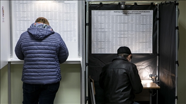 Lithuania holding presidential vote, referendum on citizenship