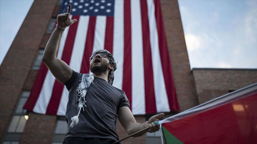 Graduation at US' Duke University marred by protest against speech by Jewish-American comedian