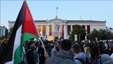 بأغانٍ للسلام.. طلاب يونانيون ينظمون وقفة تضامن مع فلسطين