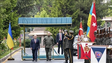 Turkish defense minister meets Ukrainian counterpart in Ankara