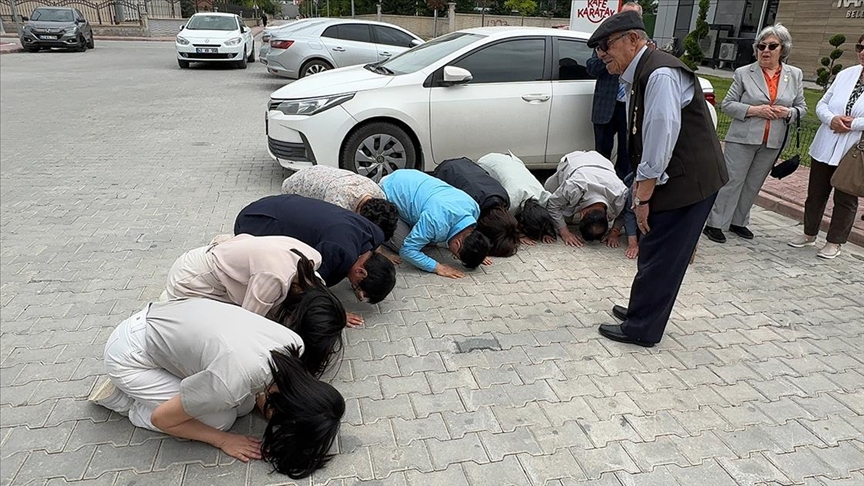 Konyalı Kore gazisine Seul'den ziyaretçi sürprizi