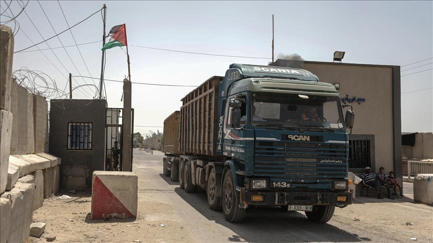 غزة.. وصول 52 شاحنة “تجارية” لأول مرة منذ هجوم إسرائيل برفح