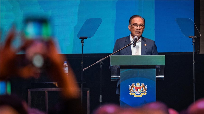 Malaysia sends notice to Meta after posts of prime minister taken down Malaysia sends notice to Meta after posts of prime minister taken down