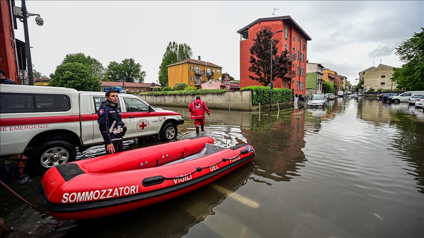 İtalya'nın Milano kentinde aşırı yağışlar nedeniyle su baskınları yaşandı