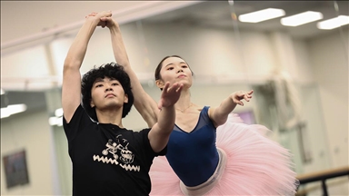 Antalya Devlet Opera ve Balesinin Japon dansçıları 