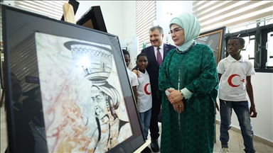 Emine Erdoğan: (Yunus Emre Enstitüsü) ismini taşıdığı büyük ozanın felsefesini kültür köprüleri kurarak yaşatıyor