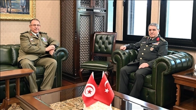 رئيس الأركان التركي يستقبل قائد القوات البرية التونسي