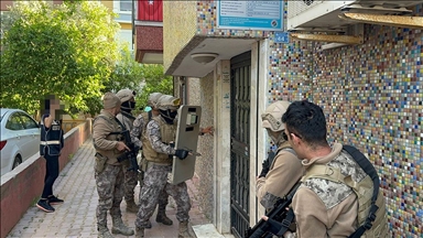 Antalya'da 25 adrese eş zamanlı uyuşturucu operasyonu düzenlendi