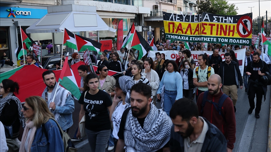 European politicians, activists march to US, Israeli embassies in Athens to commemorate Nakba European politicians, activists march to US, Israeli embassies in Athens to commemorate Nakba
