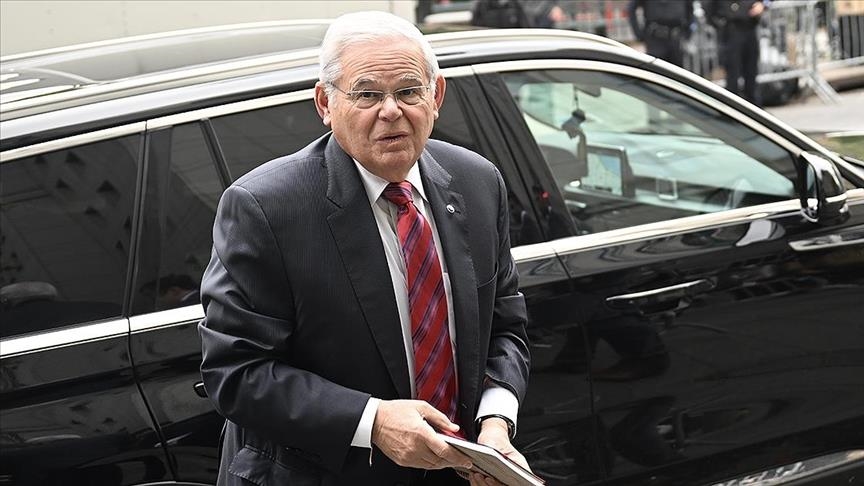 Opening statements begin in US senator's trial as prosecutors allege corruption