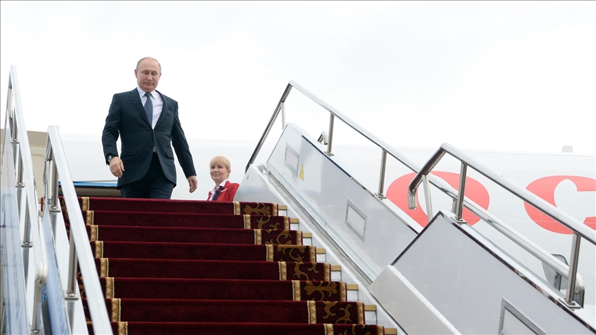 Putin arrives in Beijing on official go to