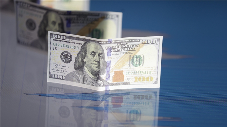 بيانات التضخم الأمريكي تهبط بالدولار وتصعد بالنفط