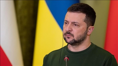 Zelenskyy holds meeting with military chiefs in Kharkiv amid tense combat situation