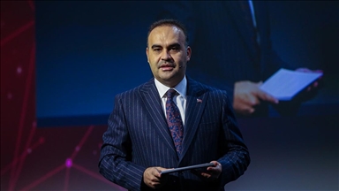 Bakan Kacır, Londra'da teknoloji firmalarını Türkiye'de yatırım yapmaya davet etti
