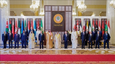 القمة العربية.. قادة يدعون لمؤتمر دولي للسلام وإنهاء حرب غزة