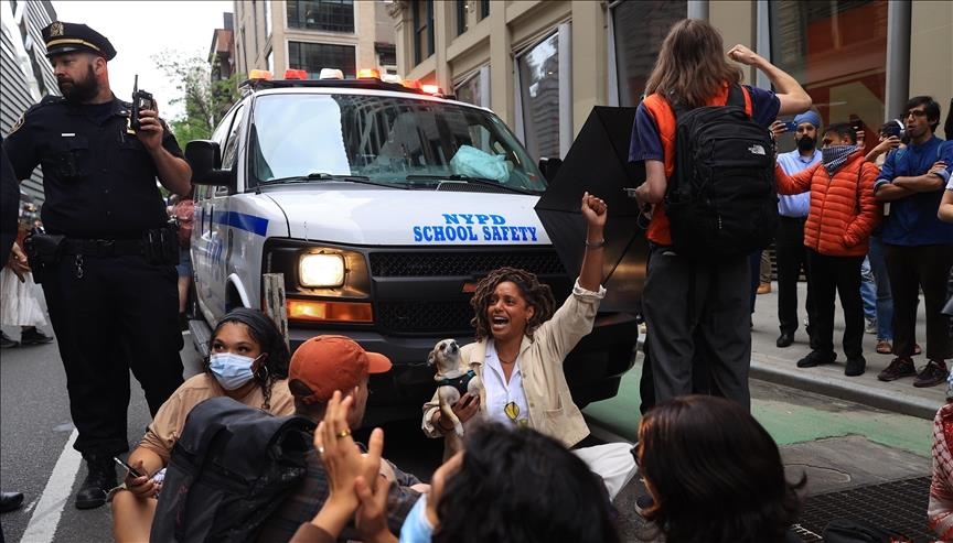 مليارديرات يضغطون على عمدة نيويورك لقمع احتجاجات الطلاب