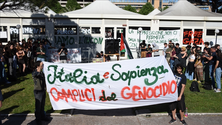 روما.. طلاب مؤيدون لفلسطين يسعون لإسماع صوتهم للرئيس الإيطالي