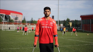 Ampute Milli Futbol Takımı'nın en genci Halil İbrahim, gençlere örnek olmak istiyor