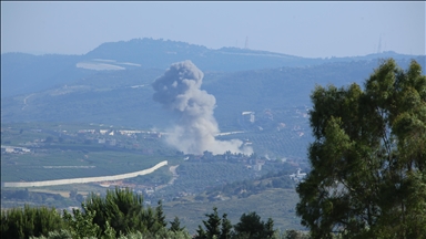 Israeli fighter jets shell towns in southern Lebanon, resulting in casualties