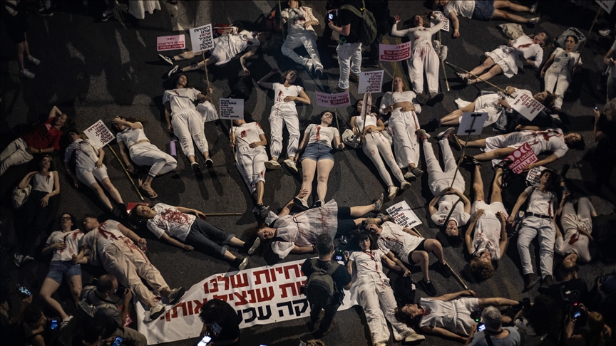 İsrailliler, esir takası anlaşması ve Netanyahu'nun istifası talebiyle sokaklara indi