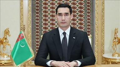 Президент Туркменистана  поздравил соотечественников с Днём Конституции и Государственного флага