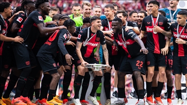 Bayer Leverkusen becomes 1st team to complete Bundesliga season unbeaten