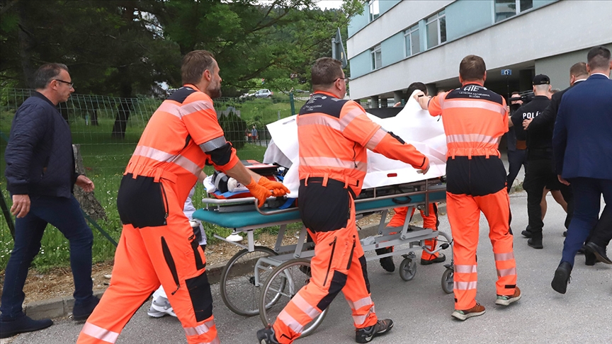 Slovakya'da saldırıya uğrayan Başbakan Fico'nun hayati tehlikeyi atlattığı bildirildi