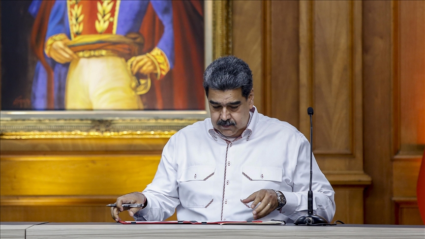 Maduro, Türkiye'yle imzalanmış olan karşılıklı yatırımlara ilişkin anlaşmayı canlı yayında onayladı