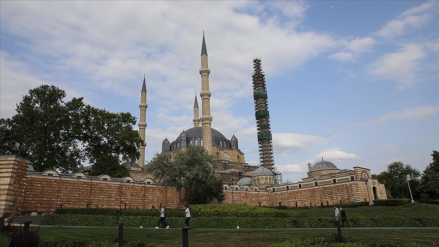 Selimiye Camisi'nde dış cephe taş onarımlarında sona gelindi