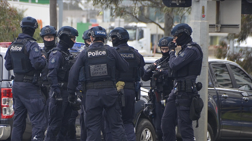 6 arrested after pro-Palestinians, Israeli supporters clash in Melbourne