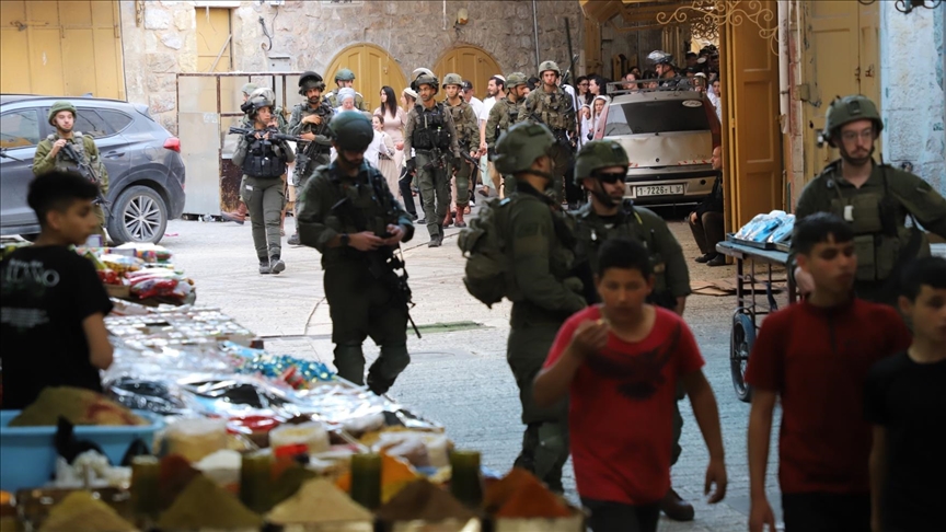 Illegal Israeli settlers block aid trucks from occupied West Bank to besieged Gaza Illegal Israeli settlers block aid trucks from occupied West Bank to besieged Gaza