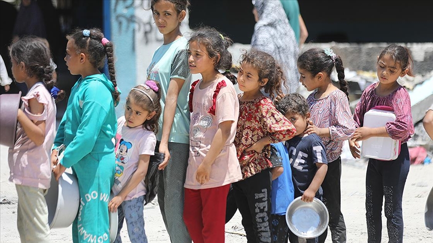 Gazze Şeridi’ndeki sınır kapılarının 14 gündür kapalı tutulması insani krizi derinleştiriyor