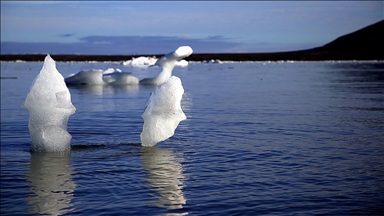 İngiliz araştırmacılara göre deniz buzullarındaki rekor düşüşün iklim değişikliği dışında nedeni yok