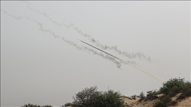 Filistin direniş grupları, Gazze'de İsrail askerleri ile araçlarını vurdu 