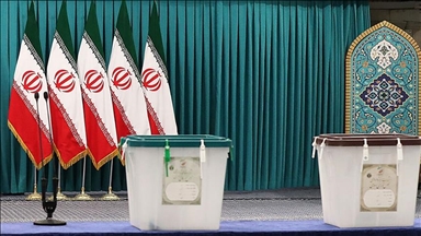 إيران تجري الانتخابات الرئاسية المبكرة في 28 يونيو 