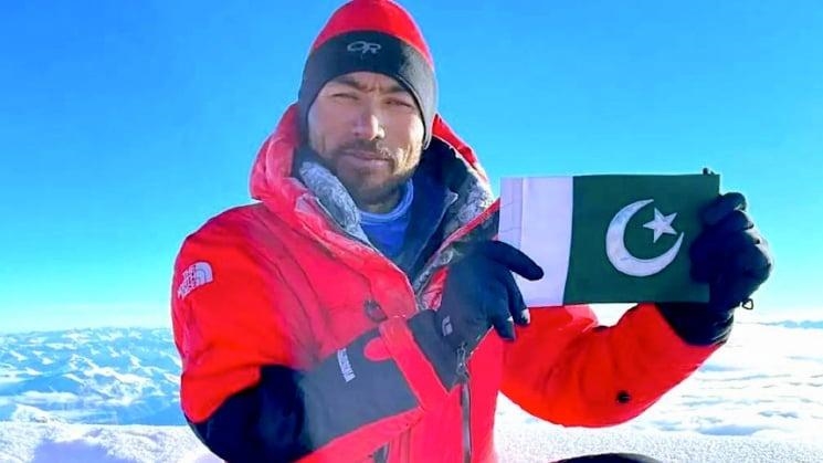 Pakistan’s Sirbaz Khan ascends Mt. Everest without using supplementary oxygen