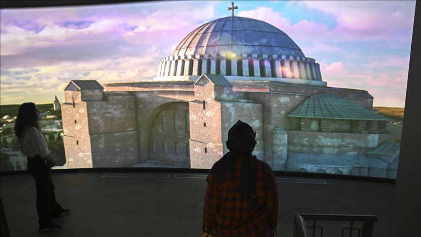 Ayasofya Tarih ve Deneyim Müzesi, Ayasofya'nın 1700 yıllık zengin tarihine ışık tutuyor