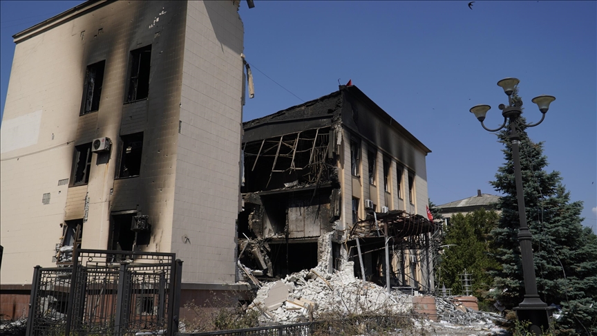 2 killed, 4 injured in Ukraine's strike on city of Lysychansk in Russia-controlled region
