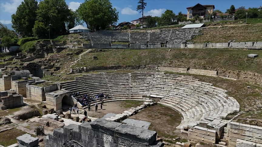 Düzce'de antik kentteki kazı çalışmaları sürüyor
