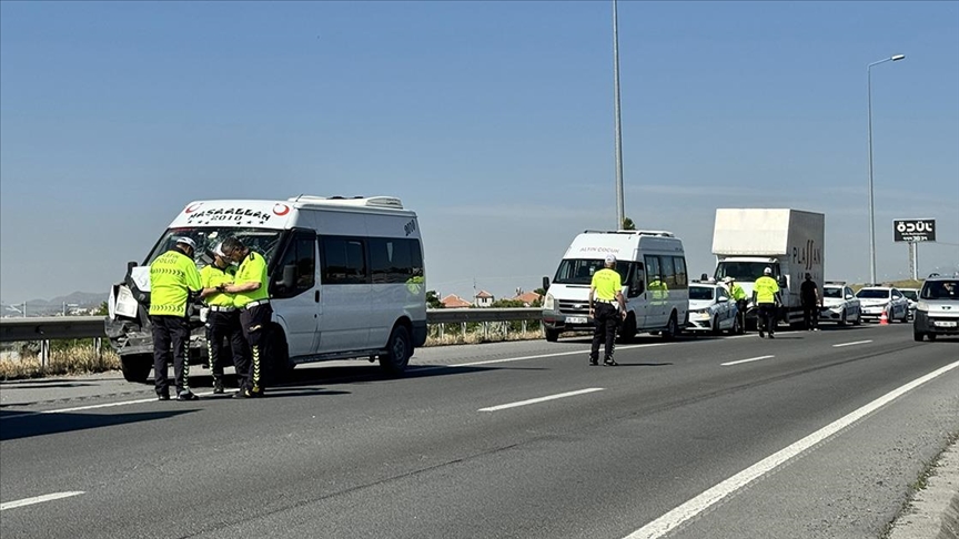 Kayseri'de zincirleme trafik kazasında 10 kişi yaralandı