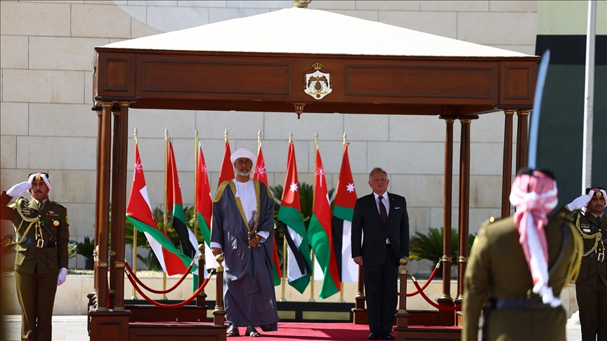 ملك الأردن وسلطان عمان يبحثان التطورات “الخطيرة” في غزة