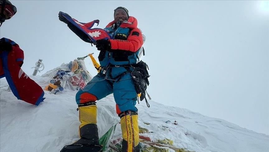 Nepalski šerpa oborio vlastiti rekord: Po 30. put se popeo na Mount Everest
