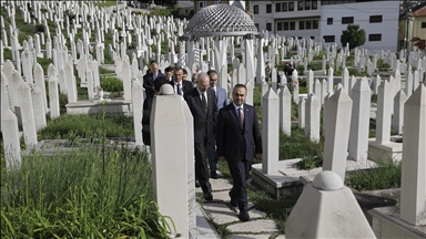 Sarajevo: Turski ministar Kacir posjetio Kovače i prošetao Baščaršijom