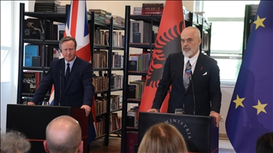 UK foreign secretary meets Albanian premier, hails bilateral ties