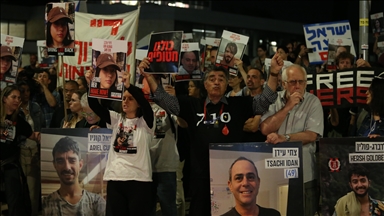 Israelis rally near Netanyahu's office, demanding hostage swap deal with Hamas