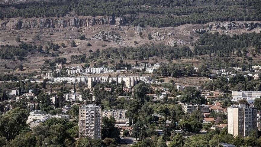 أضرار بمنازل وكنيس يهودي في قصف صاروخي استهدف شمالي إسرائيل