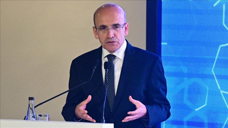 Bakan Şimşek: Programımızın ana hedefi dezenflasyondur. Açık veya örtülü bir kur hedefimiz bulunmamaktadır